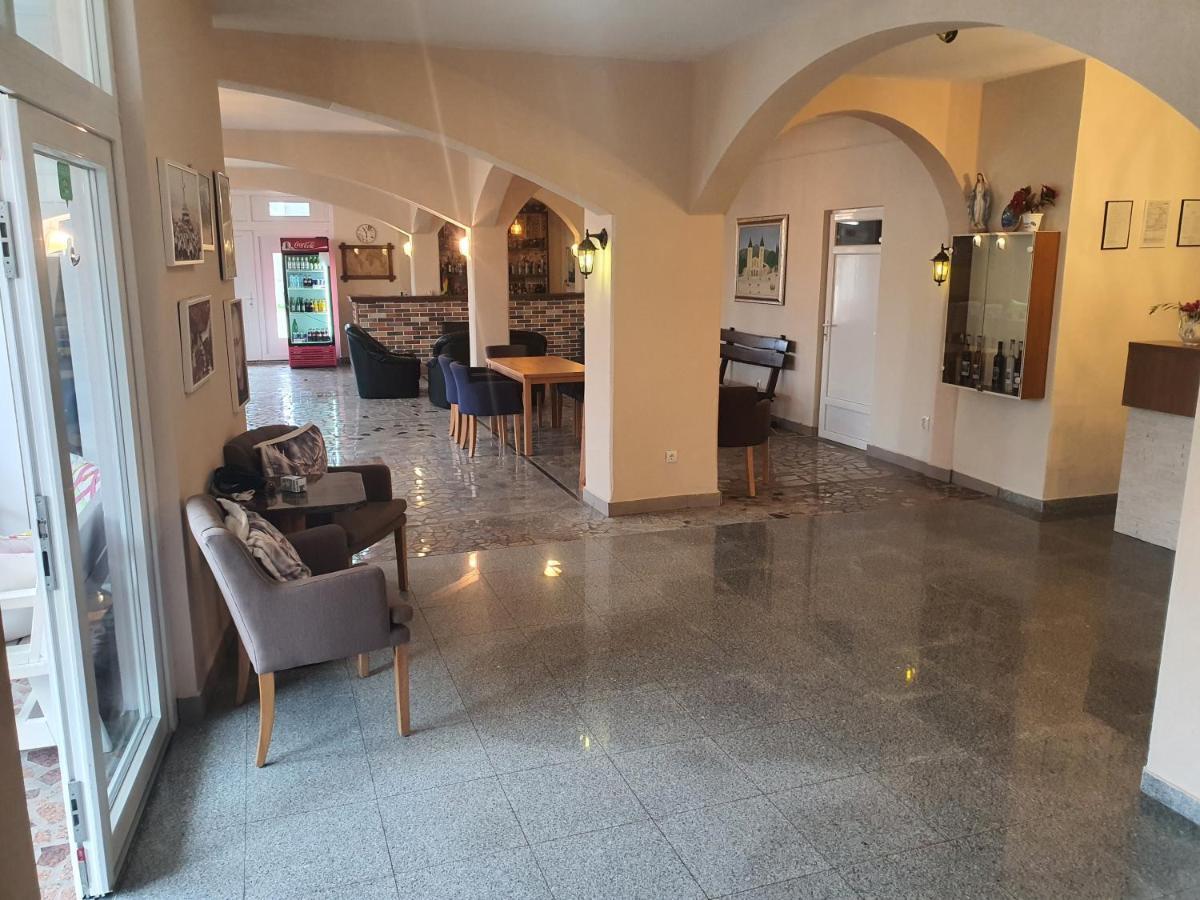 Hotel Barbaric Međugorje 外观 照片
